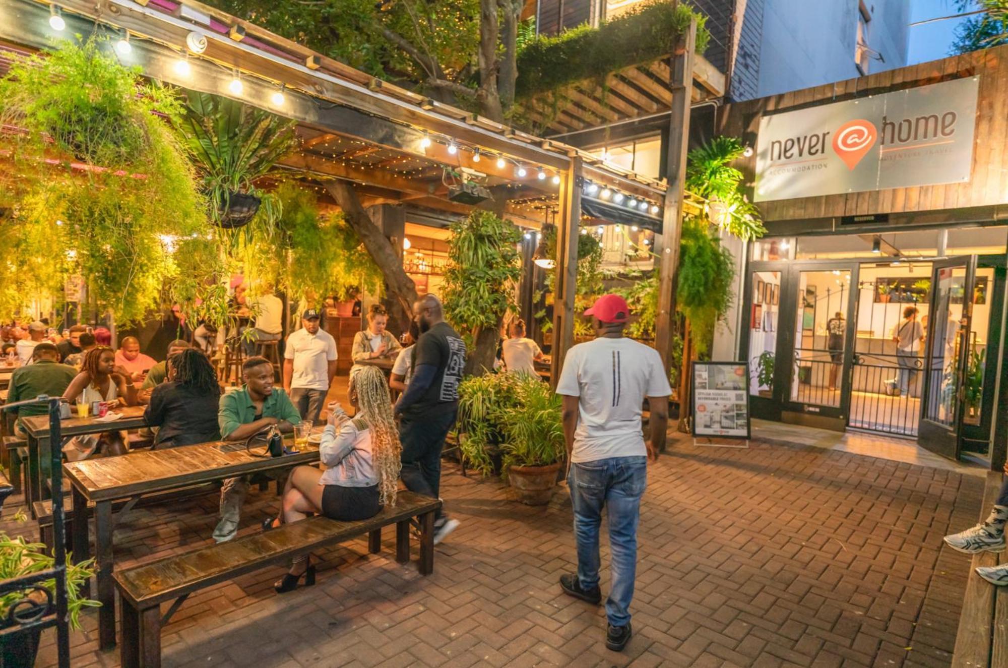Never At Kloof Street Albergue *