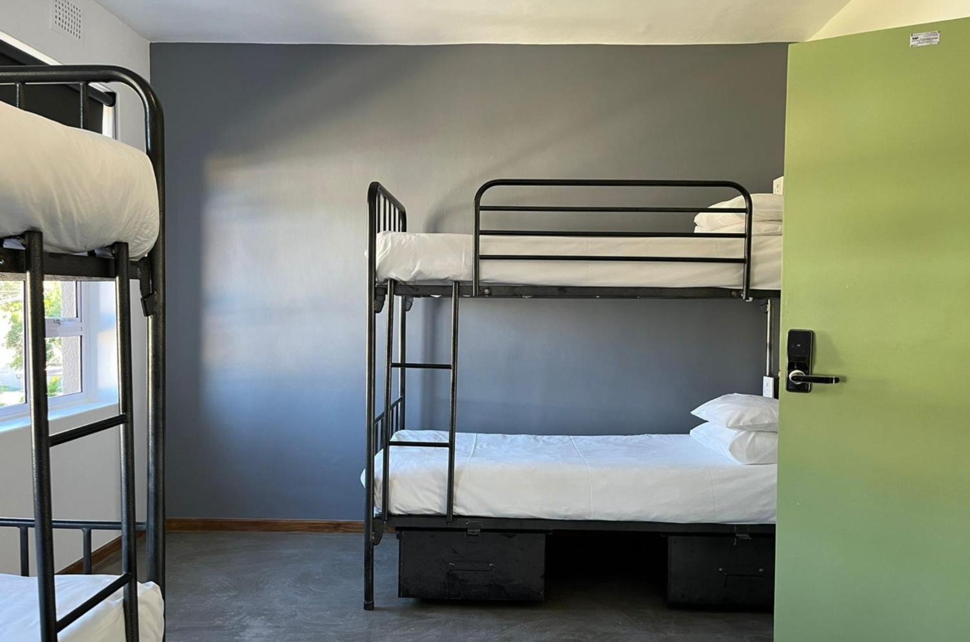 Never At Kloof Street Hostel Cape Town